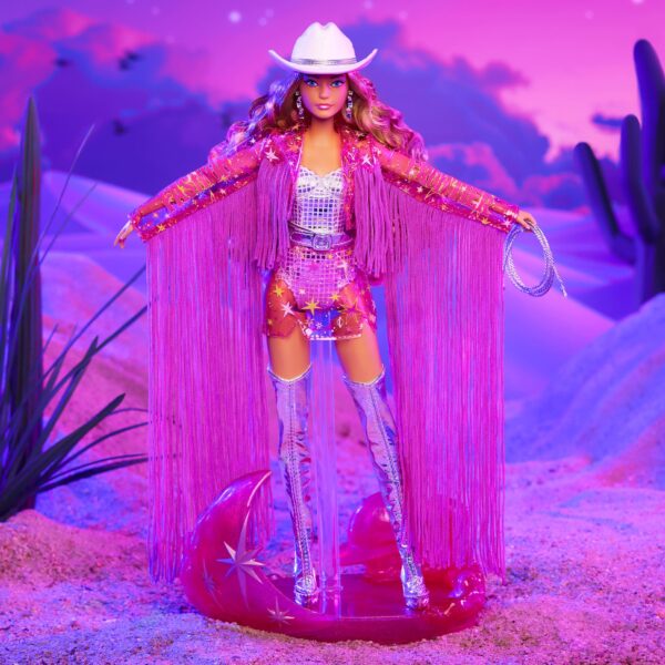 Barbie Signature Fashion Frontier Doll – Mattel Creations - Imagen 3